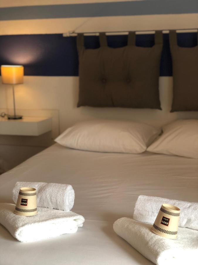 Enzo Hotels Neufchateau By Kyriad Direct מראה חיצוני תמונה